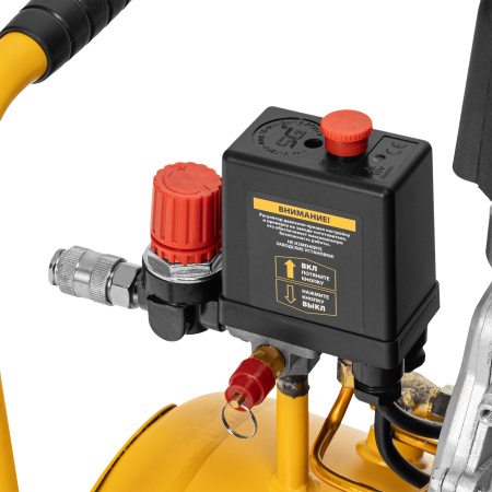 Компрессор воздушный DC1500/24, прямой привод, 1.5 кВт, 24 литра, 220 л/мин Denzel