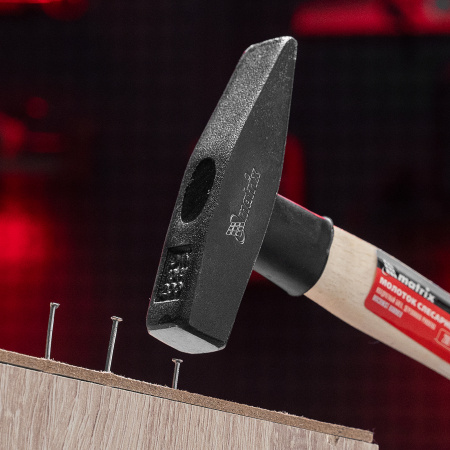 Молоток слесарный, 200 г, квадратный боек, деревянная рукоятка Matrix