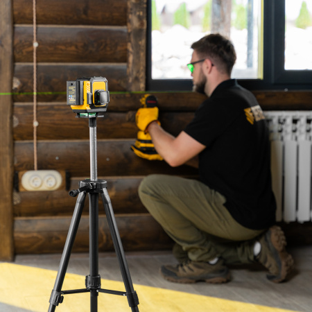 Лазерный уровень мультипризменный DLV-360-3C, 30 м, зеленый луч, Li-Ion 2,4 Aч, кейс// Denzel цена